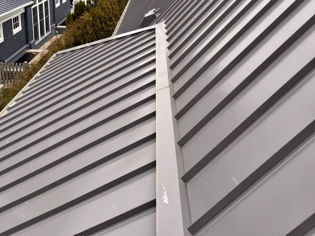 does metal roofing perform well in chicagoland climate